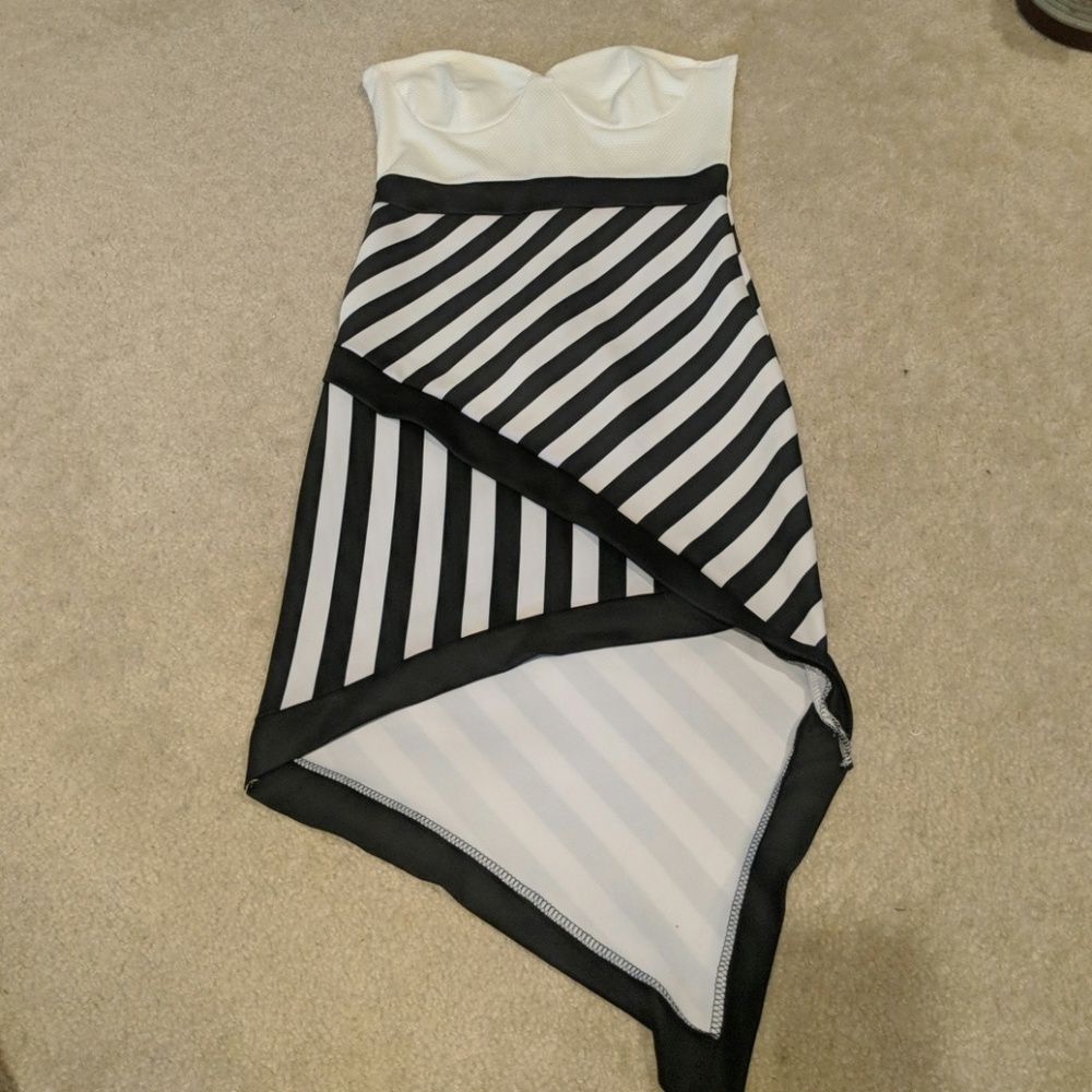 BLACK AND WHITE MINI DRESS!